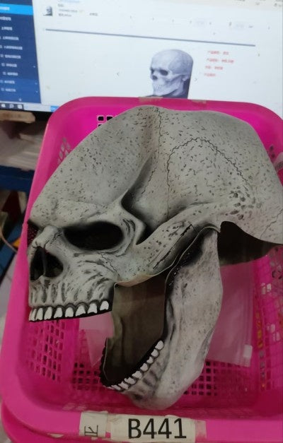Skull mask with movable mouth